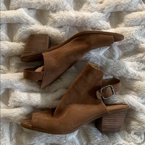 Lucky Brand Sandals 7.5 tan